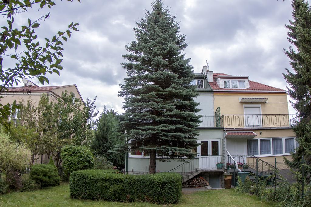 Wilanowska Hostel Warsaw Exterior photo