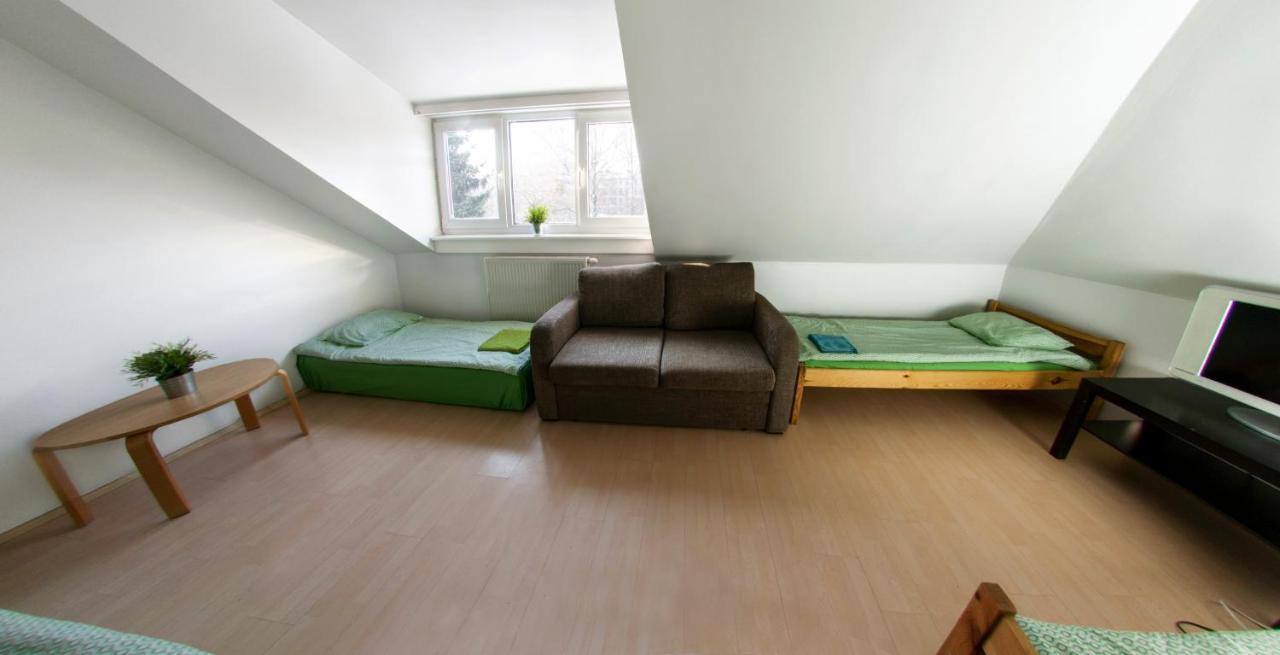 Wilanowska Hostel Warsaw Exterior photo